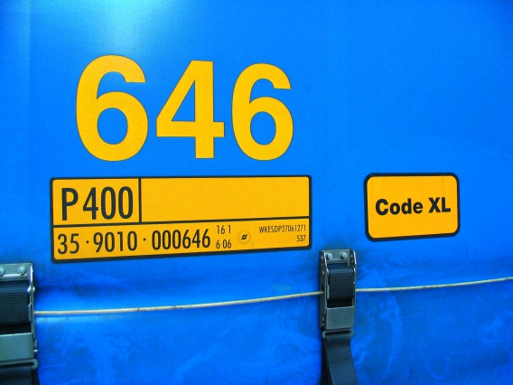 Identification plate and additional “Code XL” plate